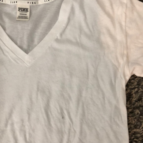 White shirt - Picture 2 of 4